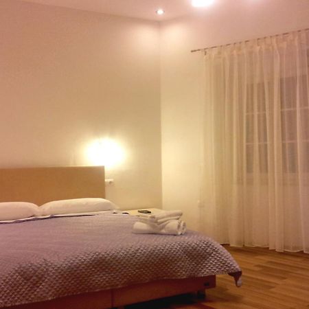Medulic Palace Rooms & Apartments ชิเบนิก ภายนอก รูปภาพ