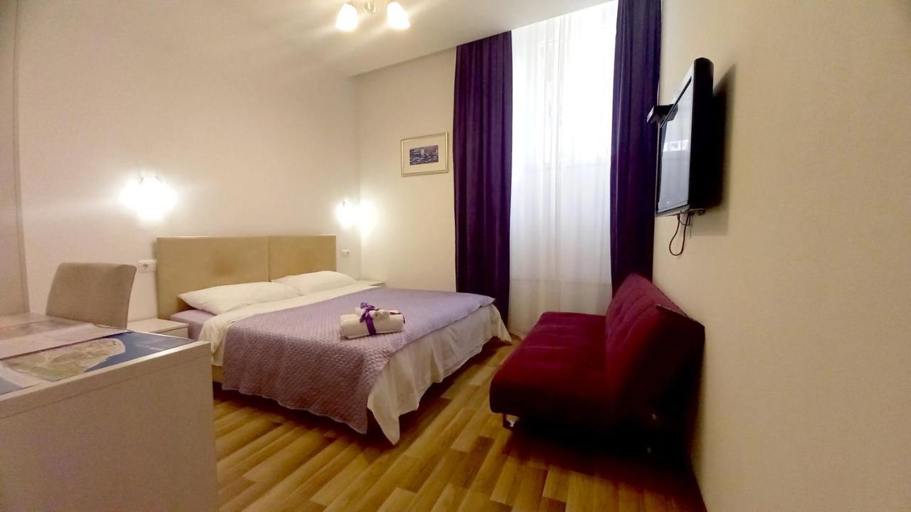 Medulic Palace Rooms & Apartments ชิเบนิก ภายนอก รูปภาพ