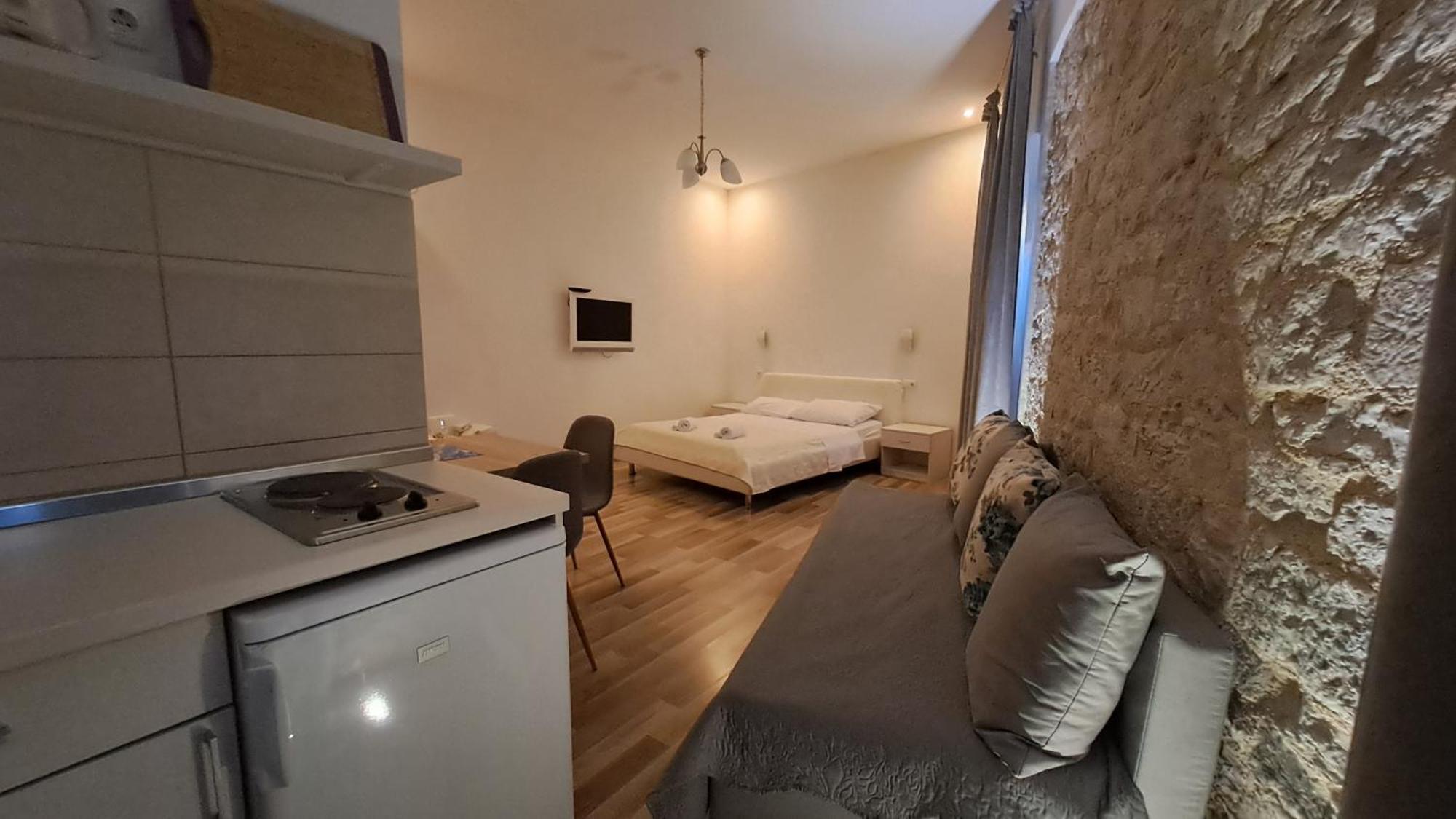 Medulic Palace Rooms & Apartments ชิเบนิก ภายนอก รูปภาพ