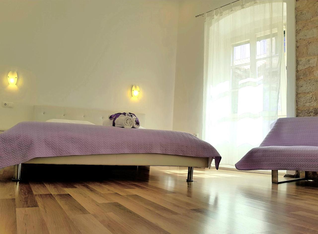 Medulic Palace Rooms & Apartments ชิเบนิก ภายนอก รูปภาพ