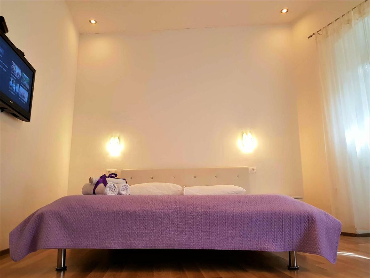 Medulic Palace Rooms & Apartments ชิเบนิก ภายนอก รูปภาพ