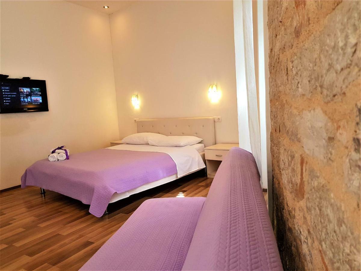 Medulic Palace Rooms & Apartments ชิเบนิก ภายนอก รูปภาพ