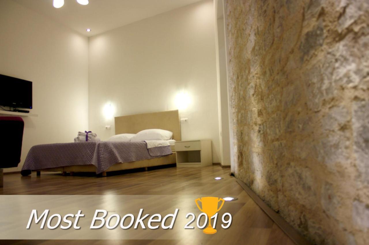 Medulic Palace Rooms & Apartments ชิเบนิก ภายนอก รูปภาพ